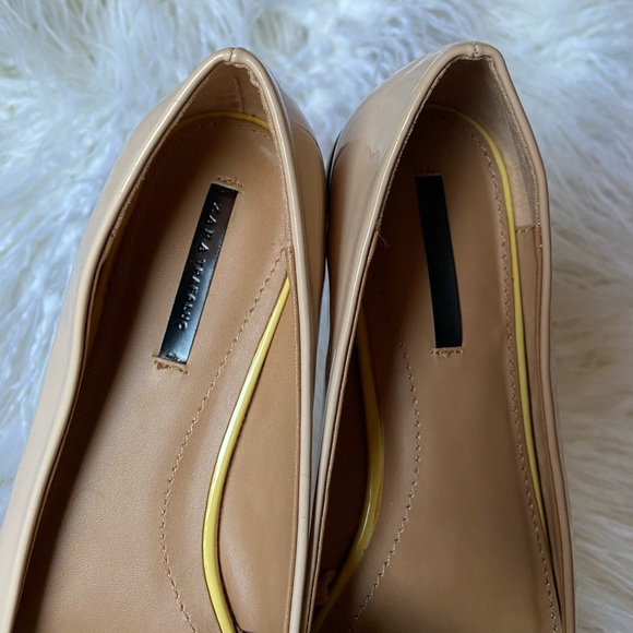 SOLD! Zara Flats - Picture 6 of 9
